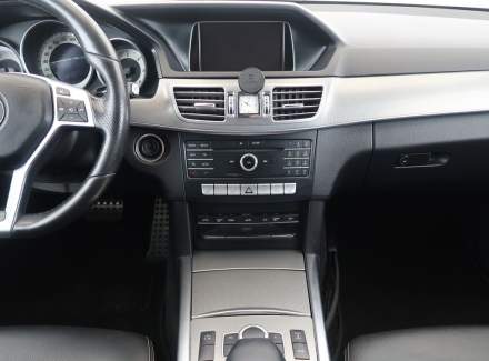 Mercedes-Benz - E-class