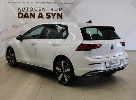 Volkswagen - Golf