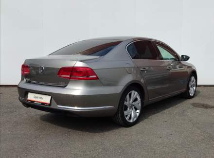 Volkswagen - Passat