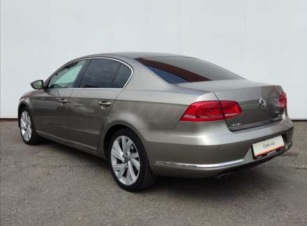 Volkswagen - Passat