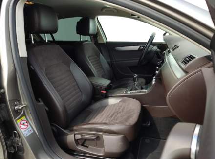 Volkswagen - Passat