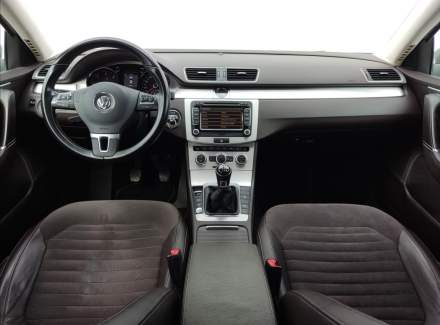 Volkswagen - Passat