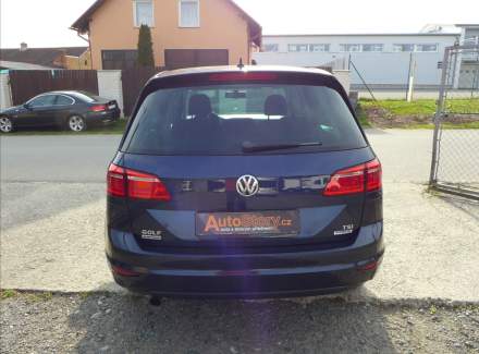 Volkswagen - Golf