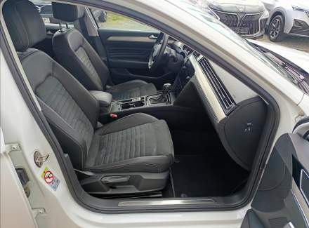 Volkswagen - Passat