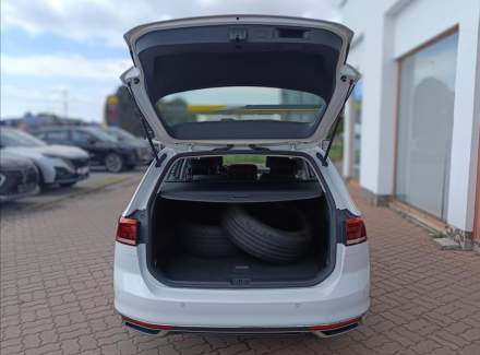 Volkswagen - Passat