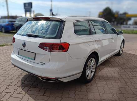Volkswagen - Passat
