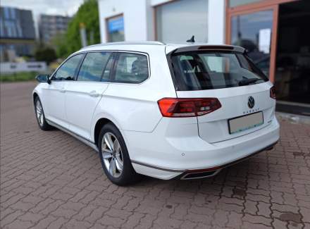 Volkswagen - Passat