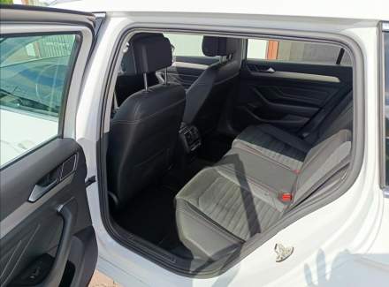 Volkswagen - Passat