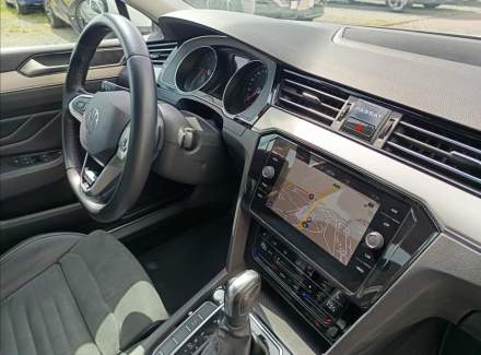 Volkswagen - Passat