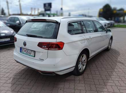 Volkswagen - Passat