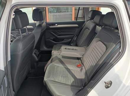 Volkswagen - Passat