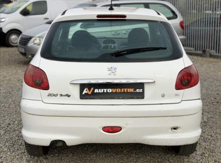 Peugeot - 206