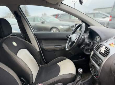 Peugeot - 206
