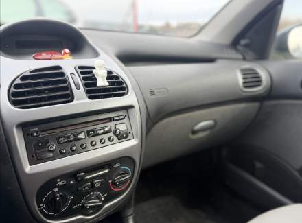 Peugeot - 206
