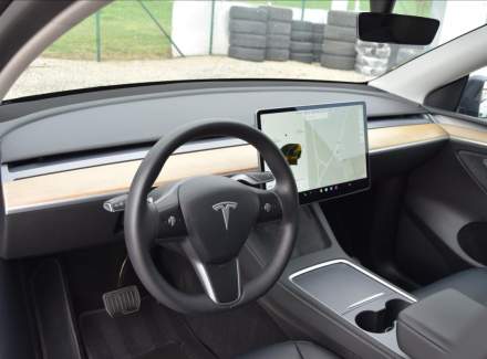 Tesla - Model Y