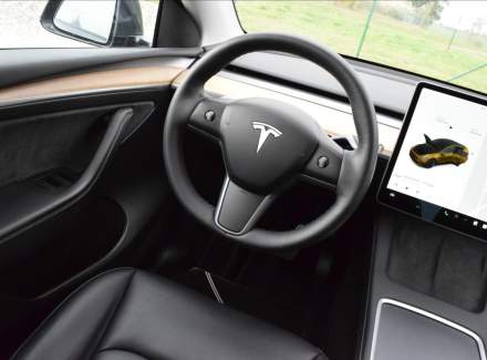 Tesla - Model Y