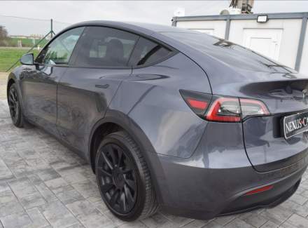 Tesla - Model Y