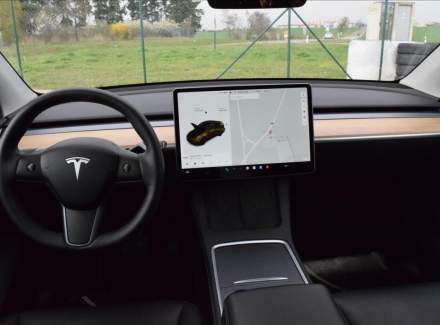 Tesla - Model Y