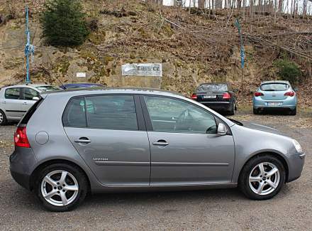 Volkswagen - Golf