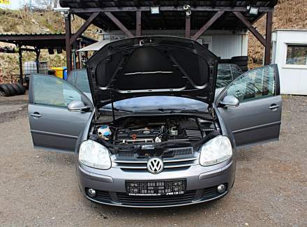 Volkswagen - Golf