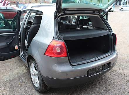 Volkswagen - Golf