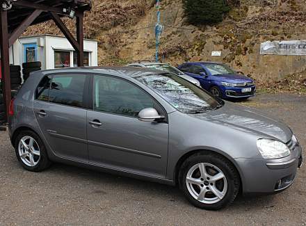 Volkswagen - Golf