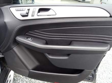 Mercedes-Benz - M-class