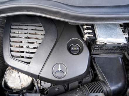 Mercedes-Benz - V-class