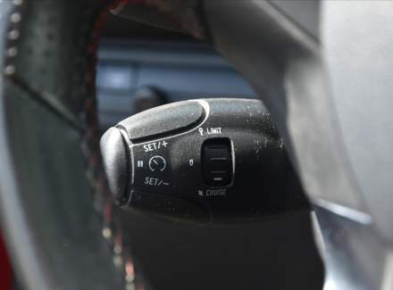 Peugeot - 208