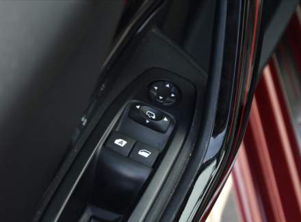 Peugeot - 208