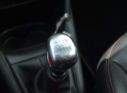 Peugeot - 208