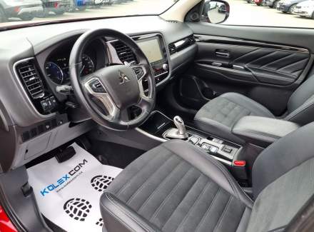 Mitsubishi - Outlander