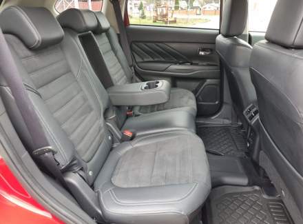 Mitsubishi - Outlander