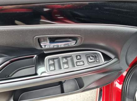 Mitsubishi - Outlander