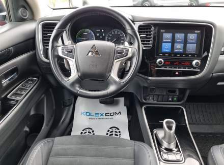 Mitsubishi - Outlander