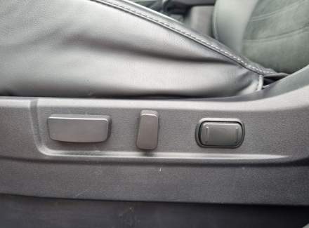 Mitsubishi - Outlander