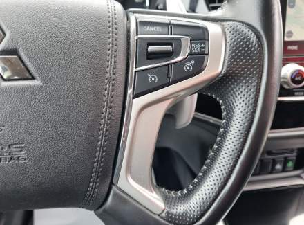 Mitsubishi - Outlander