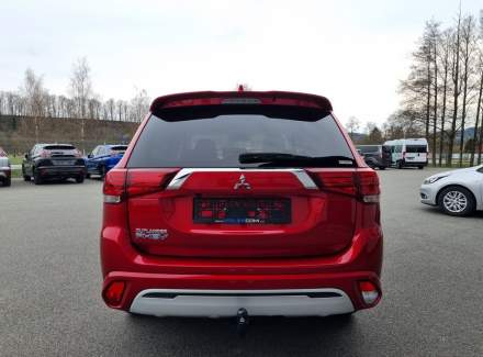Mitsubishi - Outlander