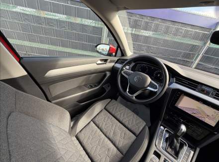 Volkswagen - Passat