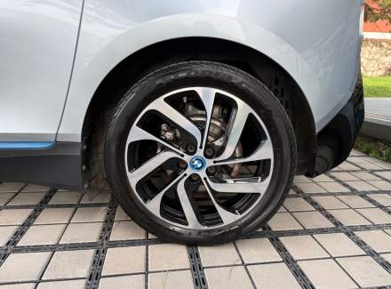 BMW - i3