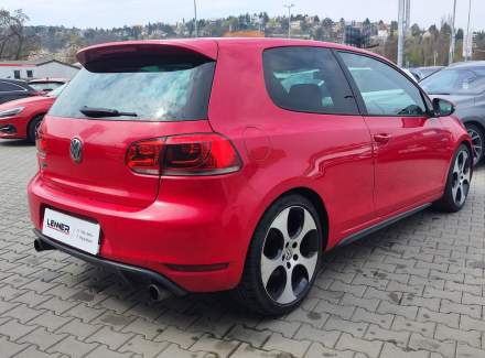 Volkswagen - Golf