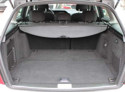 Mercedes-Benz - C-class