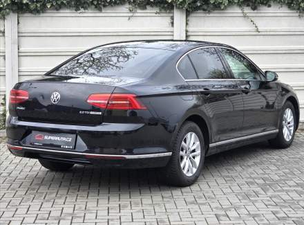 Volkswagen - Passat