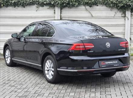 Volkswagen - Passat