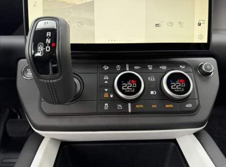 Land Rover - Defender