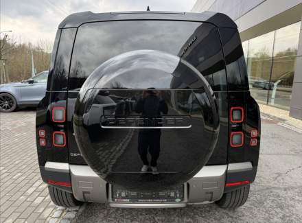 Land Rover - Defender