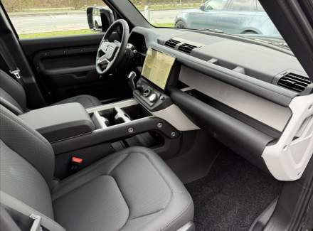 Land Rover - Defender