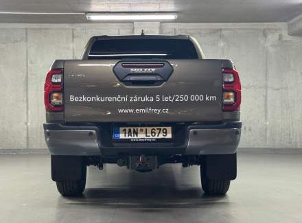 Toyota - Hilux