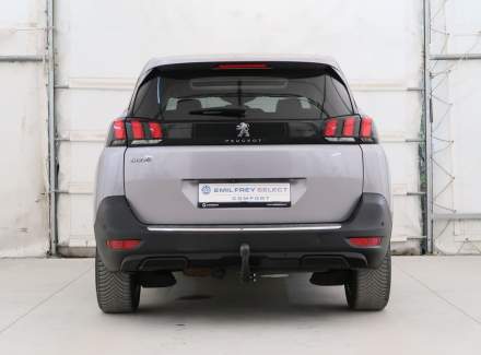 Peugeot - 5008