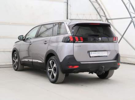 Peugeot - 5008